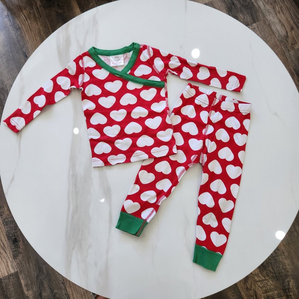 Hannah Andersson Girls Pajamas Set Size 18-24 months Red White Hearts V Neck